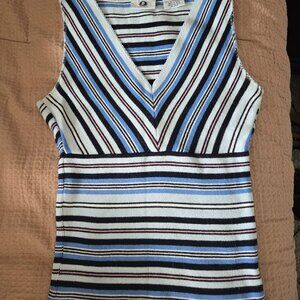 Size Small V-neck sleeveless top